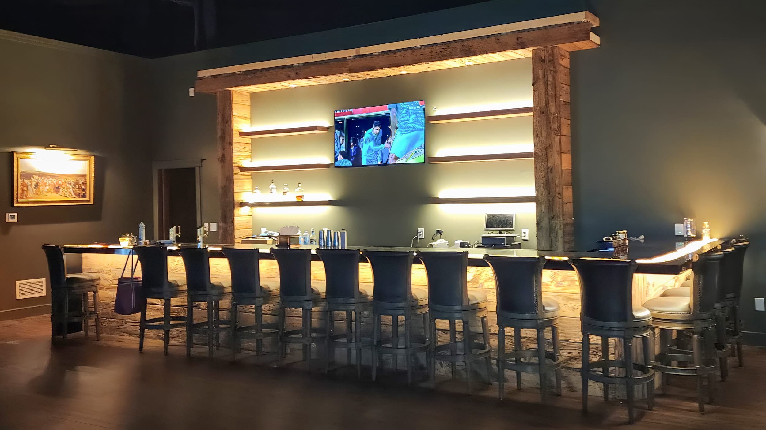 Bar & Lounge